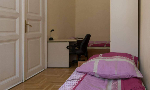 Westend Apartment Hover